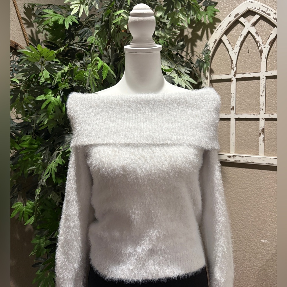 Classy white off-shoulder fuzzy sweater🤍